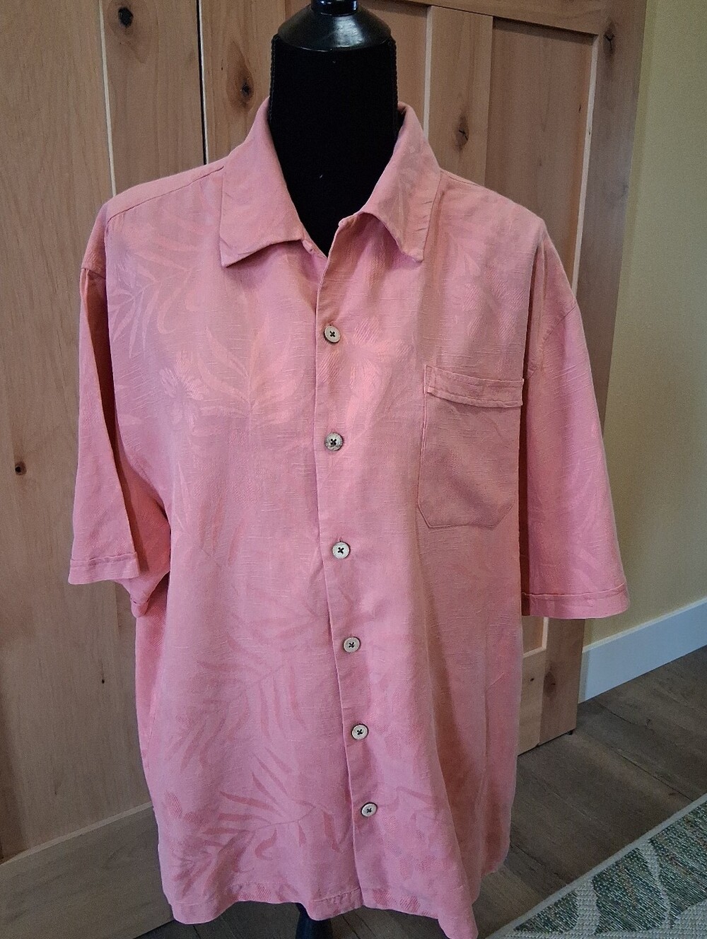 VTG Jamaica Jaxx Mens Size L 100% Silk Hawaiian Jacquard Camp Shirt Salmon Pink